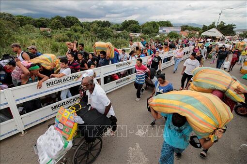 Colombia, Venezuela mở cửa biên giới cho hàng hóa thông thương