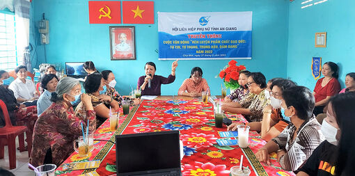 Truyền thông Cuộc vận động "Rèn luyện phẩm chất đạo đức: Tự tin, tự trọng, trung hậu, đảm đang" cho phụ nữ Chợ Mới