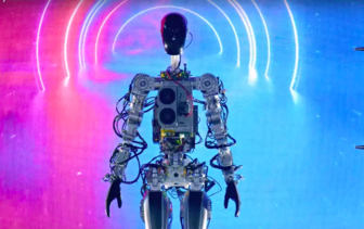 Robot hình người của Musk bị chê 'lừa đảo'