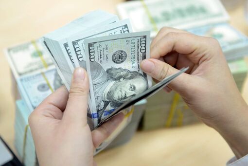 Tỷ giá USD hôm nay (3-10): Đồng USD rớt khỏi mốc cao nhất 20 năm