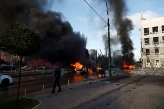 Hàng loạt thành phố của Ukraine bị tấn công tên lửa