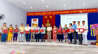 Tuyên dương 39 dòng họ, gia đình học tập tiêu biểu tại thị trấn Tịnh Biên