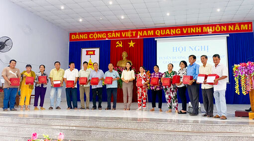 Tuyên dương 39 dòng họ, gia đình học tập tiêu biểu tại thị trấn Tịnh Biên