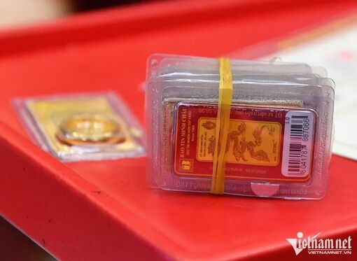 Giá vàng lao dốc, mất mốc 67 triệu đồng/lượng