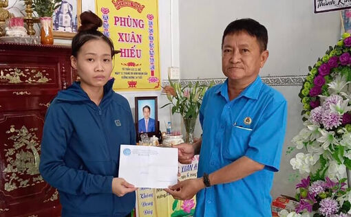 Liên đoàn Lao động huyện Thoại Sơn chia sẻ với gia đình đoàn viên tử vong do đột tử khi đang làm nhiệm vụ