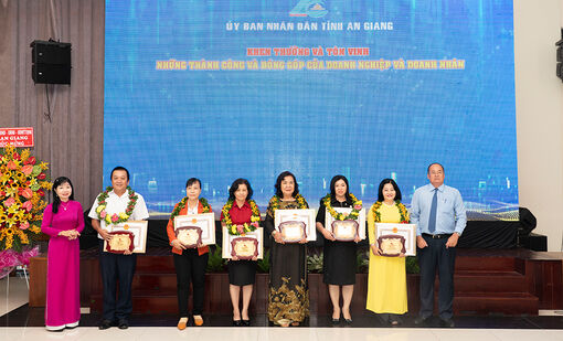 An Giang họp mặt kỷ niệm Ngày Doanh nhân Việt Nam
