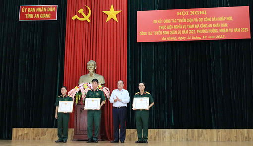 An Giang sơ kết công tác tuyển quân, tuyển sinh quân sự năm 2022