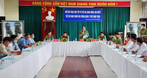 Đối thoại trực tiếp về giải quyết thủ tục hành chính liên quan xuất, nhập cảnh