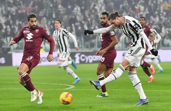 Torino vs Juventus: 'Bà đầm già' sụp đổ