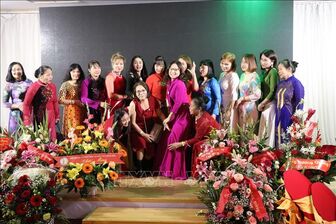 Tôn vinh nét đẹp truyền thống của phụ nữ Việt Nam tại Đức