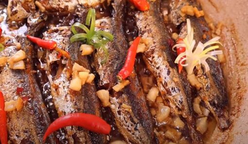 Cá nục kho riềng - món ăn hao cơm