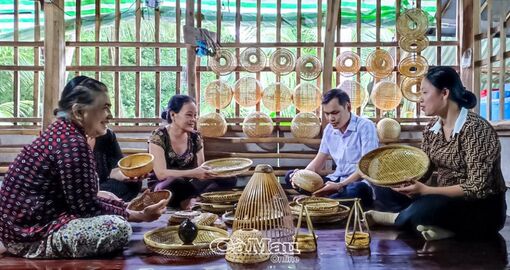 Cà Mau: Tìm đầu ra ổn định cho sản phẩm đan đát