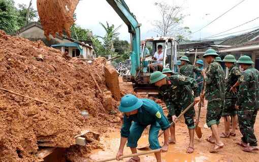 Nhanh chóng ổn định đời sống người dân sau lũ lụt