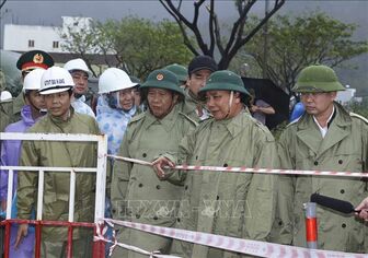 Chủ tịch nước thăm và kiểm tra công tác khắc phục thiệt hại do mưa bão tại Đà Nẵng
