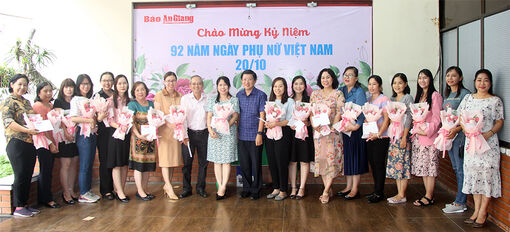 Báo An Giang họp mặt nữ cán bộ, phóng viên, nhân viên kỷ niệm 92 năm thành lập Hội Liên hiệp Phụ nữ Việt Nam