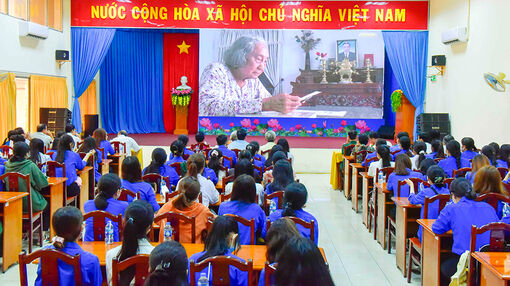 Họp mặt, giao lưu nhân chứng lịch sử, chủ đề “Phụ nữ An Giang tham gia kháng chiến và lao động sản xuất, xây dựng quê hương”