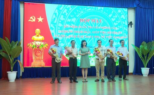 Huyện ủy Chợ Mới họp mặt kỷ niệm Ngày truyền thống các cơ quan tham mưu, giúp việc