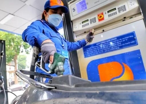 Giá xăng hôm nay dự báo tăng nhẹ