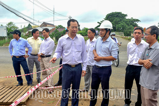 Sóc Trăng: Các nhà thầu phải đẩy nhanh tiến độ thi công và đảm bảo an toàn giao thông