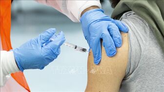 Mỹ kêu gọi người dân đi tiêm vaccine cải tiến chống các dòng phụ BA.4 và BA.5