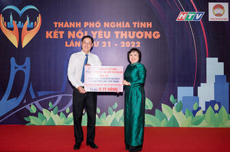 PNJ trao tặng 5 tỷ đồng cho Quỹ Vì người nghèo TP. Hồ Chí Minh