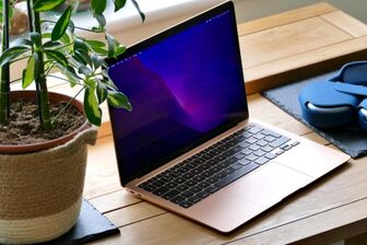 Lý do khiến MacBook Air M1 là mẫu laptop văn phòng đáng mua cho 'hội chị em'