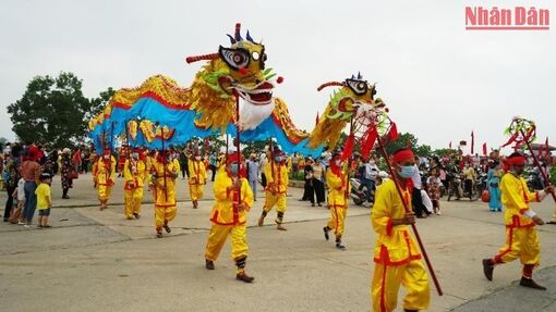 Ninh Bình phát triển du lịch gắn liền bảo tồn di sản