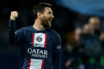 Messi bay cao ở PSG: Thiên tài hồi sinh