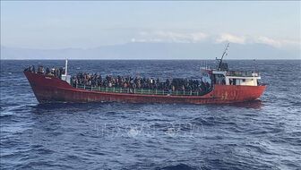 Thuyền chở người di cư bị đắm gần đảo Evia của Hy Lạp, 60 người mất tích trên biển