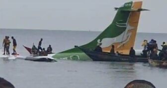 Đã cứu được 26 người trong vụ rơi máy bay ở Tanzania