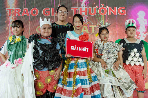 Trường Tiểu học Trần Quốc Toản đoạt giải nhất Hội thi thời trang môi trường