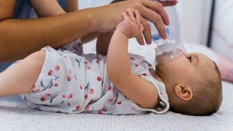 Pháp ứng phó khẩn cấp với dịch viêm tiểu phế quản ở trẻ em