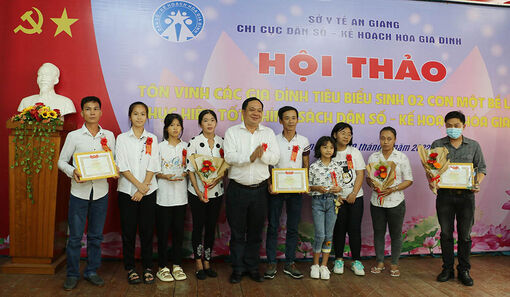 An Giang tổ chức Hội thảo tôn vinh các gia đình tiêu biểu sinh 2 con một bề là gái, thực hiện tốt chính sách dân số- kế hoạch hóa gia đình năm 2022