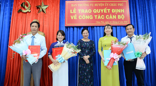 Châu Phú: Xây dựng Đảng góp phần thực hiện tốt nhiệm vụ chính trị