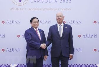 Thủ tướng Phạm Minh Chính tiếp Chủ tịch Diễn đàn Kinh tế thế giới