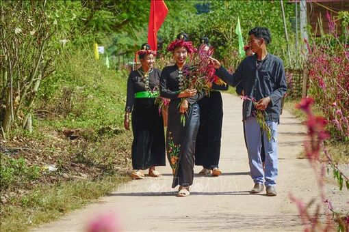 Tết Hoa của đồng bào dân tộc Cống ở Lả Chà