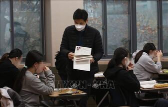 Hơn nửa triệu học sinh Hàn Quốc bước vào kỳ thi quốc gia căng thẳng nhất