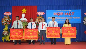 UBND huyện Châu Thành tổ chức họp mặt kỷ niệm 40 năm Ngày Nhà giáo Việt Nam