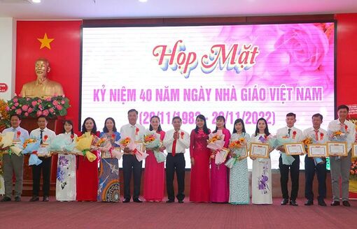 Hậu Giang họp mặt kỷ niệm 40 năm Ngày Nhà giáo Việt Nam