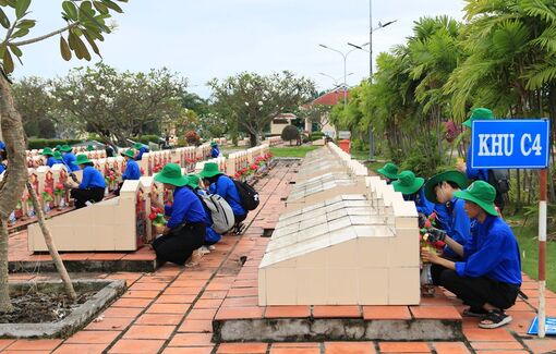 Nối vòng tay thiêng