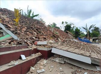 Tiếp tục động đất mạnh 6,8 tại Indonesia