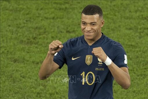 Mbappe san bằng kỷ lục của 'Vua bóng đá' Pele