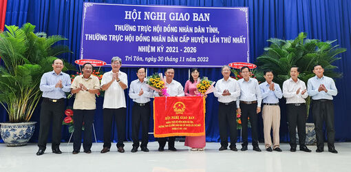 Giao ban Thường trực HĐND tỉnh An Giang với các huyện, thị xã, thành phố
