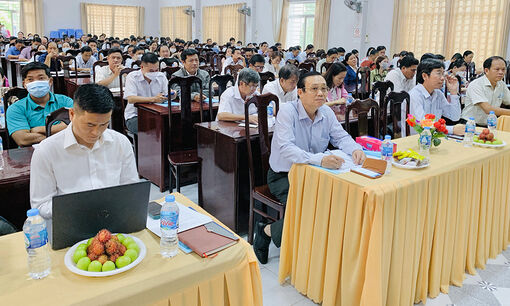 Sở Nông nghiệp và Phát triển nông thôn An Giang tập huấn kiến thức cho các kỹ thuật viên chăn nuôi và thú y, thủy sản