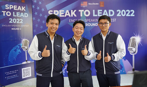 Thí sinh Trường THPT chuyên Thoại Ngọc Hầu thi hùng biện tiếng Anh Speak-to-Lead