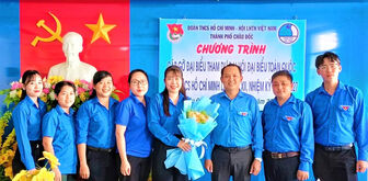 Thành đoàn Châu Đốc gặp gỡ đại biểu tham dự Đại hội đại biểu toàn quốc Đoàn TNCS Hồ Chí Minh lần thứ XII