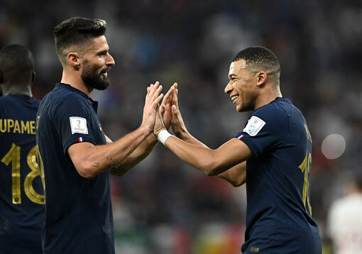 Giroud, Mbappe đưa Pháp vào tứ kết World Cup 2022