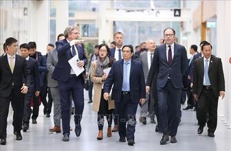 Thủ tướng Phạm Minh Chính thăm 'thung lũng Silicon' của châu Âu
