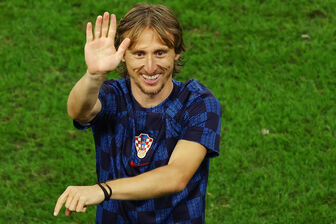 Luka Modric: Huyền thoại từ bom đạn