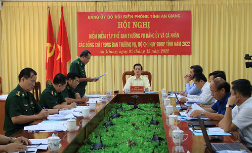 Nâng cao tinh thần “Tự soi - tự sửa”